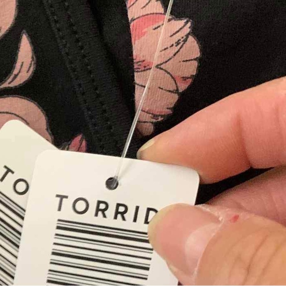Torrid - Size 2 - Picture 9 of 11